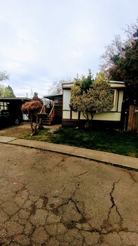 Building Photo - Newly remodeled  mobile home in 55 and ove...