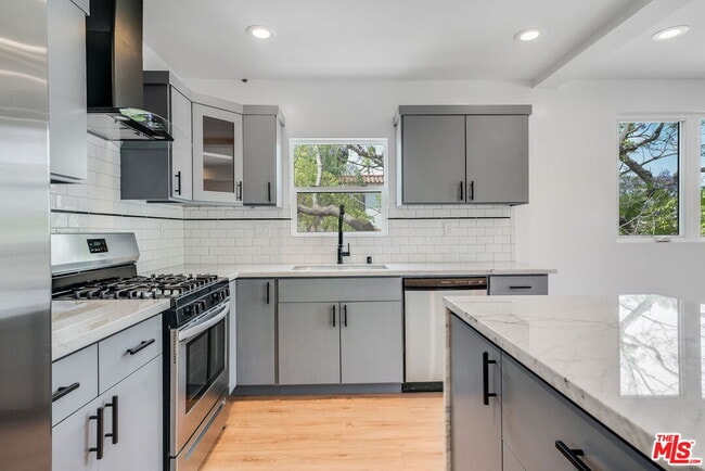 Building Photo - 1433 S Crescent Heights Blvd