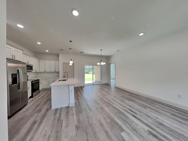 Building Photo - 7802 N Sarazen Dr