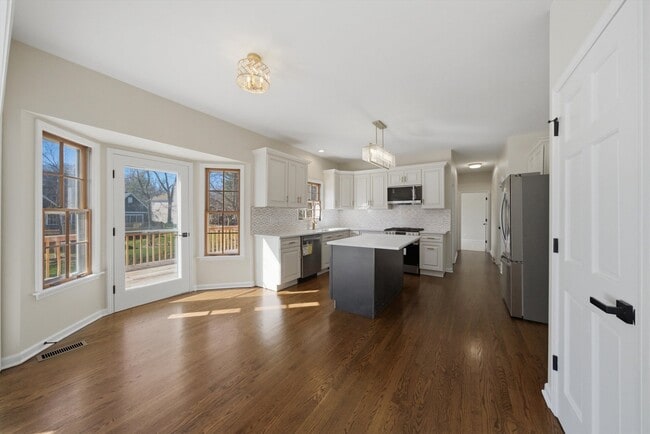 Building Photo - 1215 Triple Crown Ct