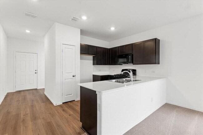 Building Photo - 2405 Sunray Ct