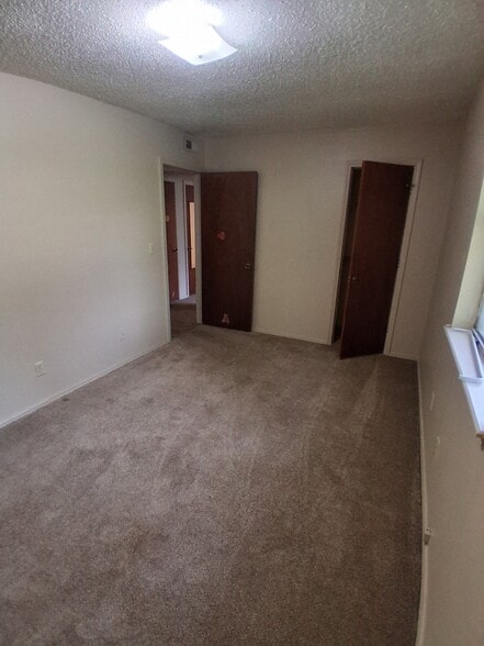 Building Photo - 130 Haner Cir