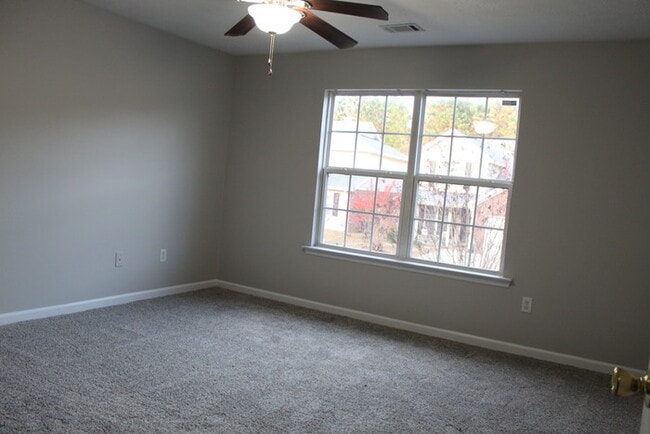 Building Photo - Columbia County Fort Grodon Attached home with Garage