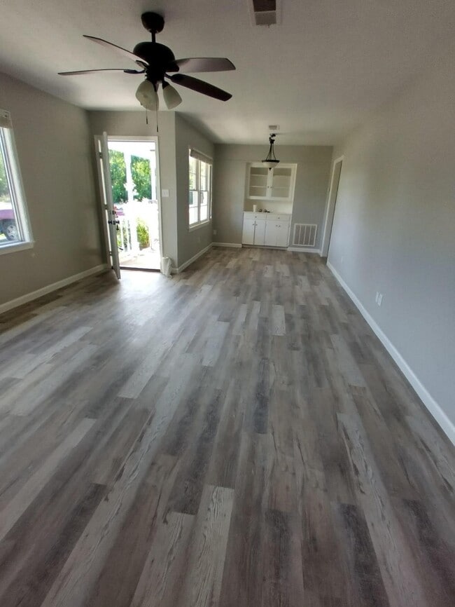 Building Photo - 1220 Walnut St