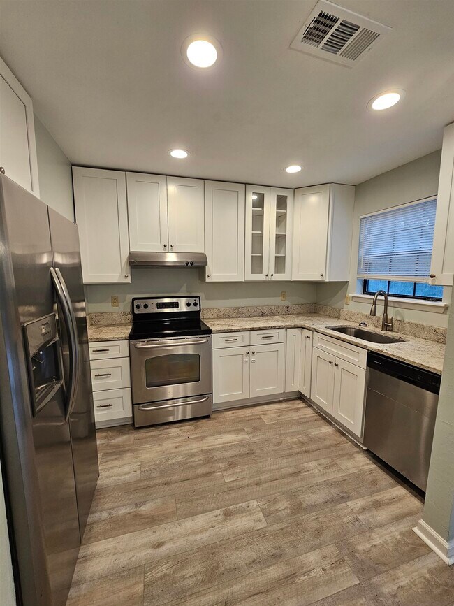 Building Photo - 8224 Hunters Ridge Trail