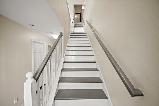 Building Photo - 2605 W Dallas St