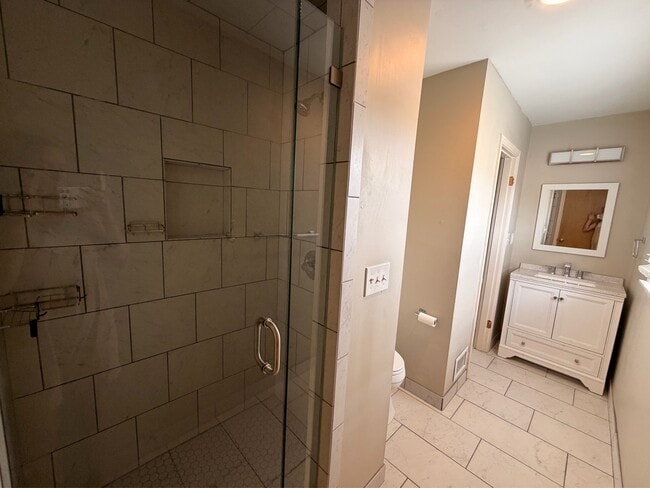 Building Photo - 1092 Sherbrooke Dr