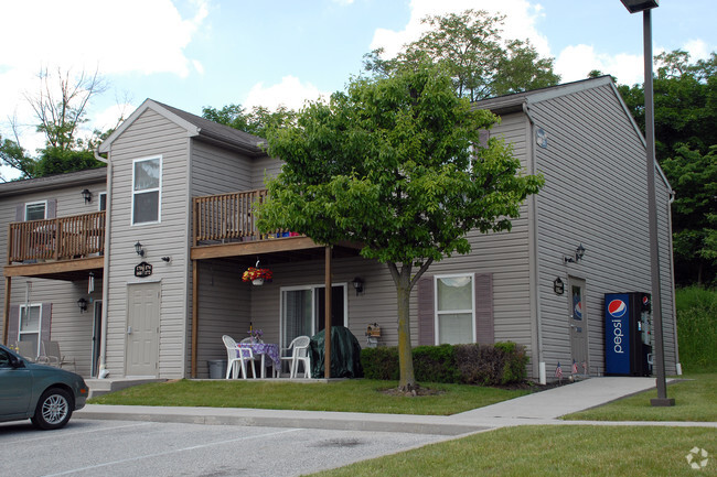 Building Photo - Poplar Creek