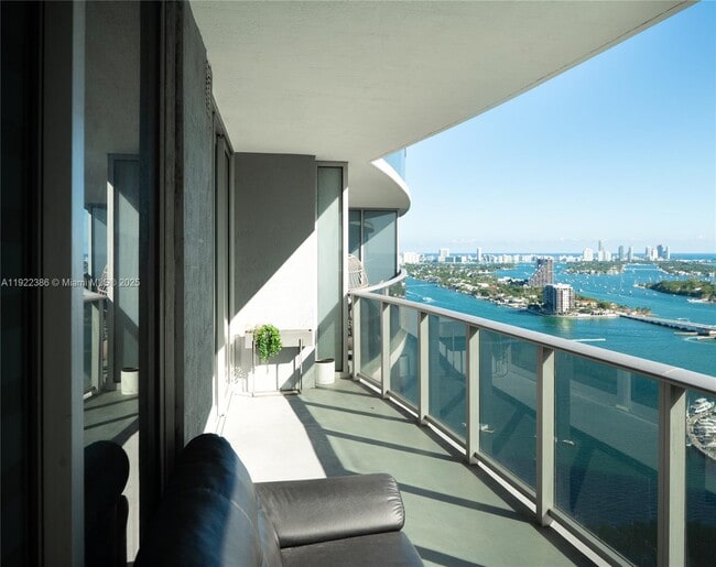 Building Photo - 488 NE 18th St