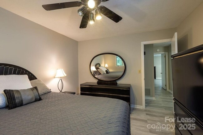 Building Photo - 102 Arbor Ln