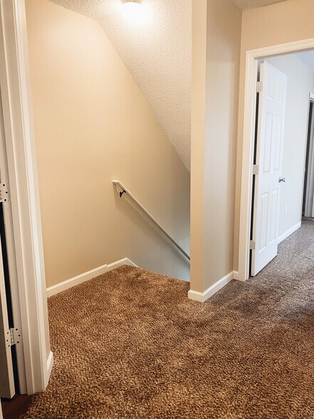 Building Photo - 358 Miller Pointe Dr