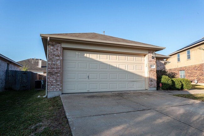 Building Photo - 4505 Hees Ct