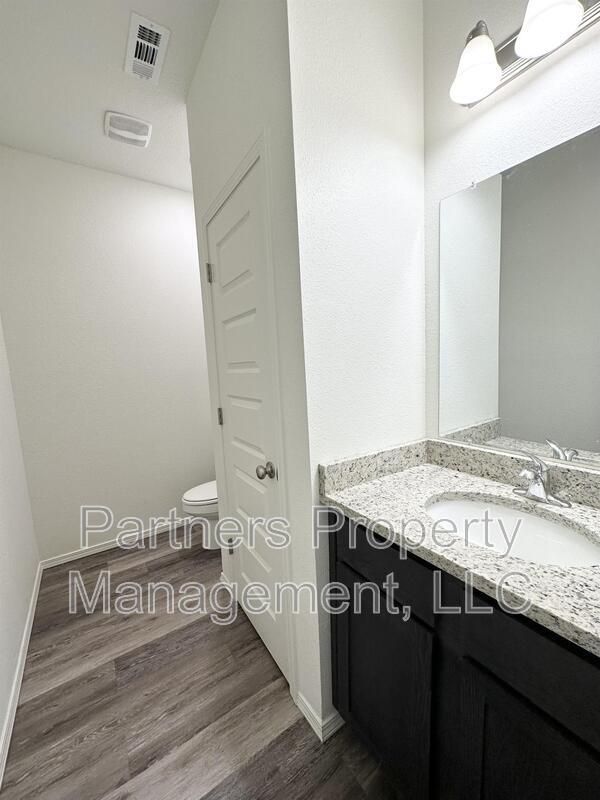 Building Photo - 779 S Amarillo Ave