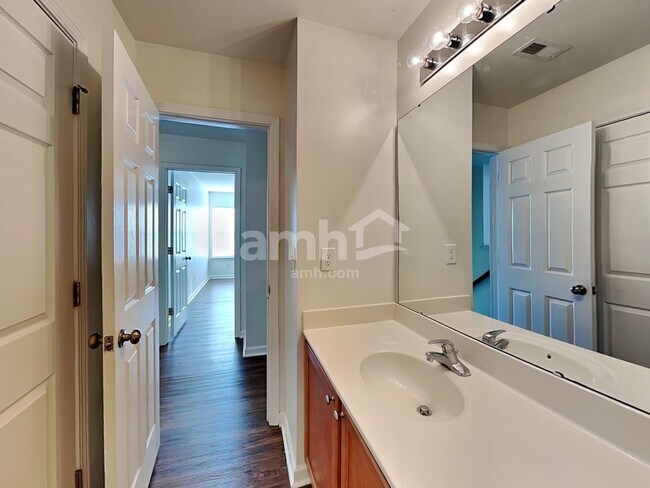 Building Photo - 304 Trout Valley Rd