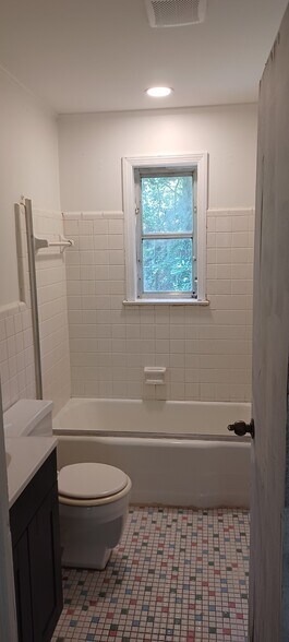 Building Photo - 3918 Dorsey Ave