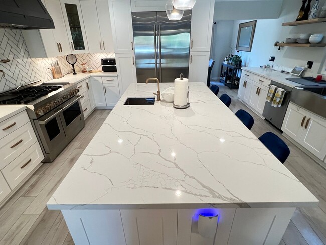 Building Photo - Beautifully Upgraded 5 Bed 4 Bath Orange Pool Home