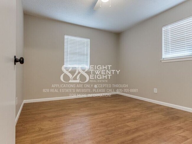 Building Photo - *AVAILABLE NOW!* Recently Updated 3 Bed/2 Bath Single Family Home Near Lake Overholser!