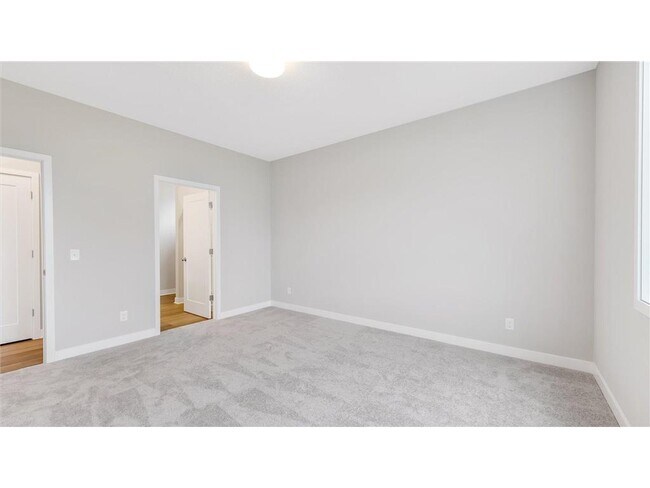 Building Photo - 2149 Westpointe Dr