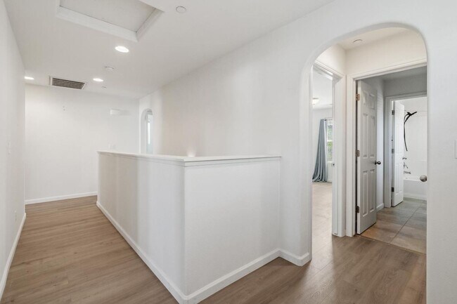 Building Photo - Newly Built 4/2.5 in Northwest Fresno Gate...