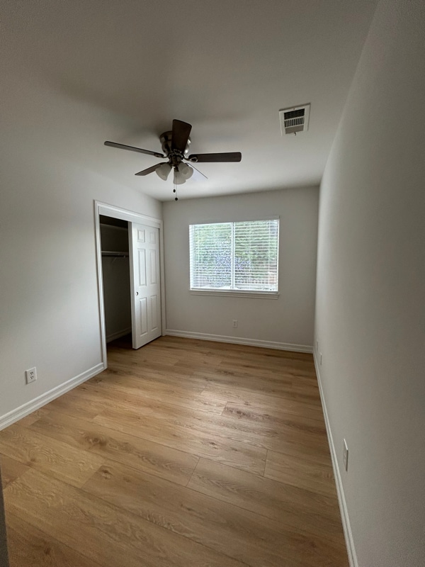 Building Photo - 10154 McClemont Ave