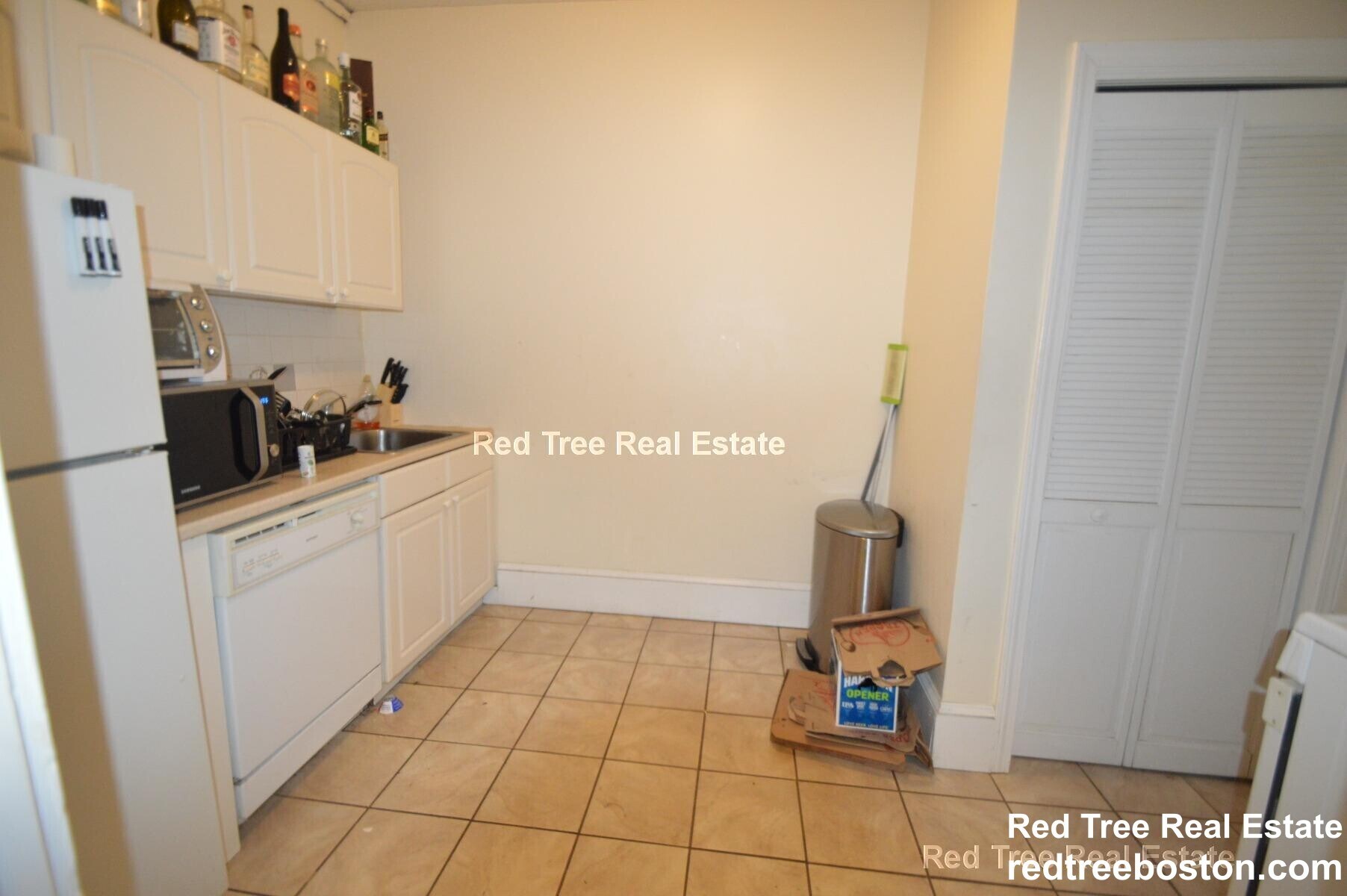 Building Photo - 74 Egmont St