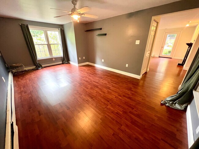 Building Photo - Pittsburgh - 3 Bedroom 1.5 Bathroom - Upda...