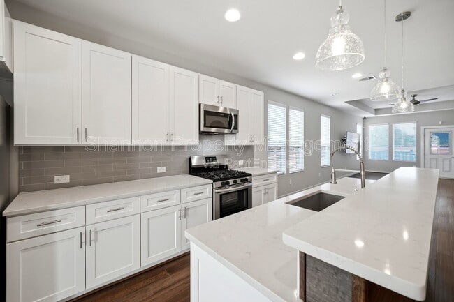 Building Photo - 605 Dumble St
