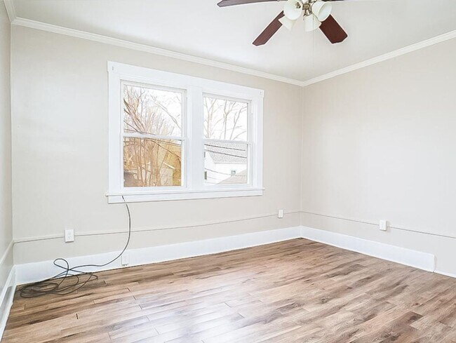 Building Photo - 1206-1206 5th Ave