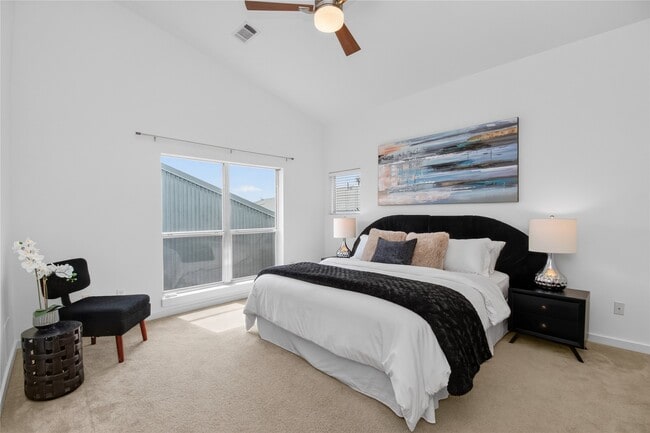 Building Photo - 6916 Yellowstone Way Dr