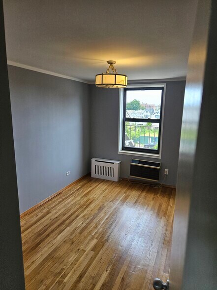 Building Photo - 2277 Homecrest Ave