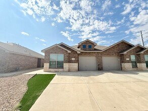 Building Photo - Upland Heights- 7055