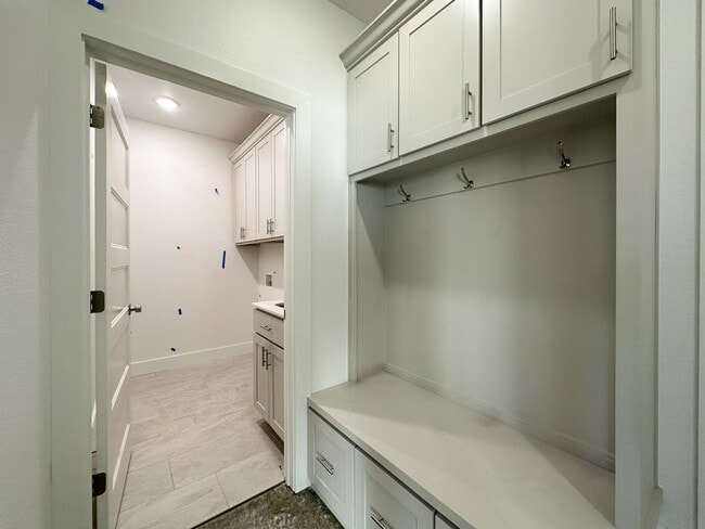 Building Photo - 4305 W Bronco Dr