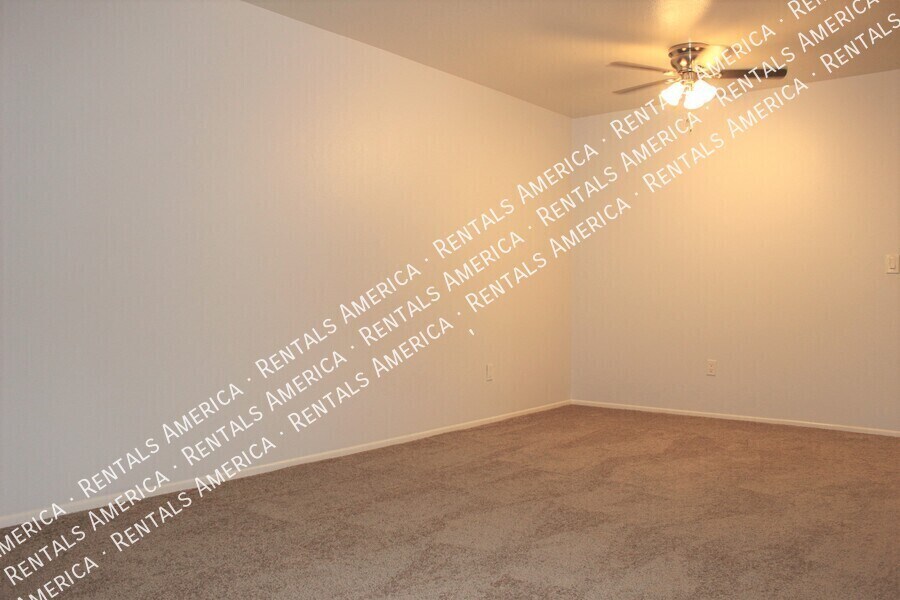 Building Photo - 3131 W Cochise Dr