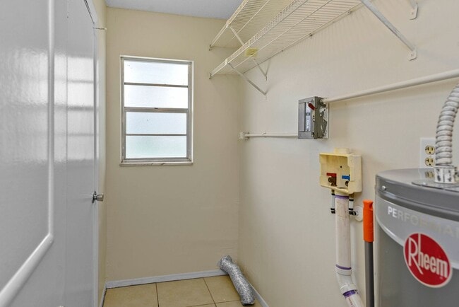 Building Photo - Newly remodeled 2 bedroom, 1 bath in Kissimmee