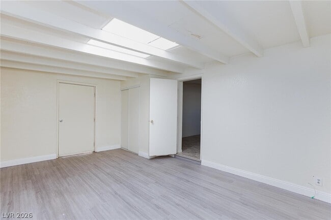 Building Photo - 232 Hillcrest Dr