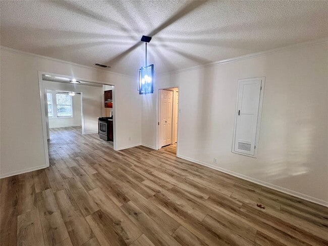 Building Photo - 307 W Gibson