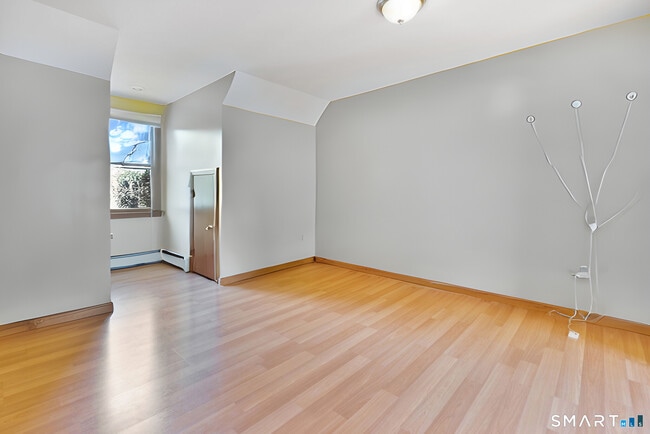 Building Photo - 25 Walcott Green