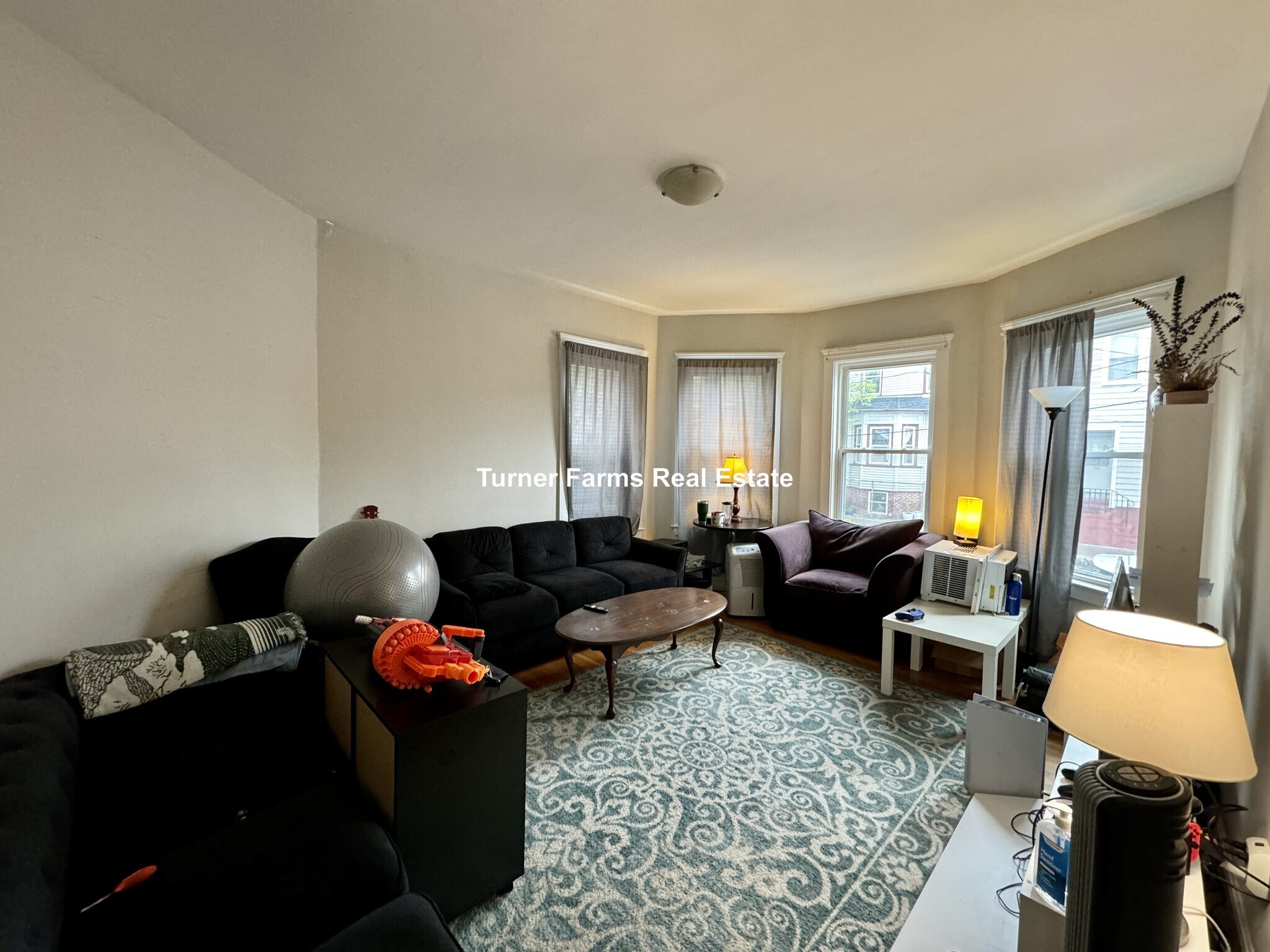 Building Photo - 374 Prospect St