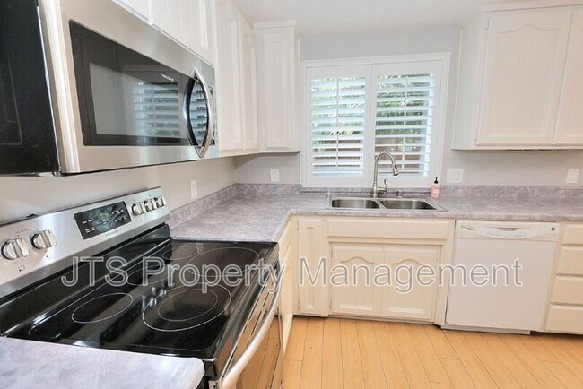 Building Photo - 9529 Lake Natoma Dr