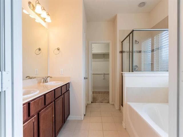 Building Photo - 2601 Sun Creek Dr