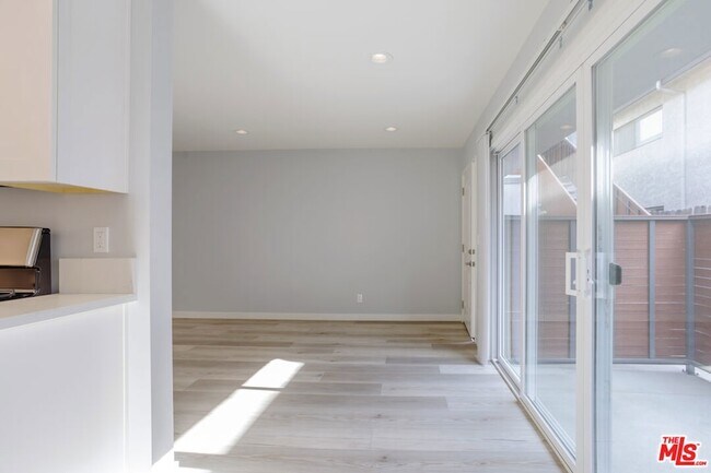 Building Photo - 1116 San Rafael Ave