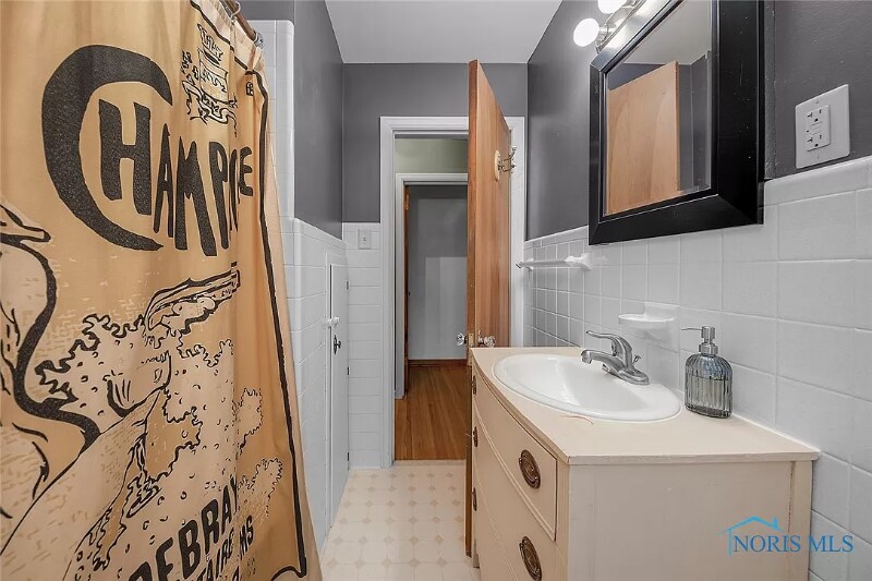 Building Photo - 3909 Stannard Dr