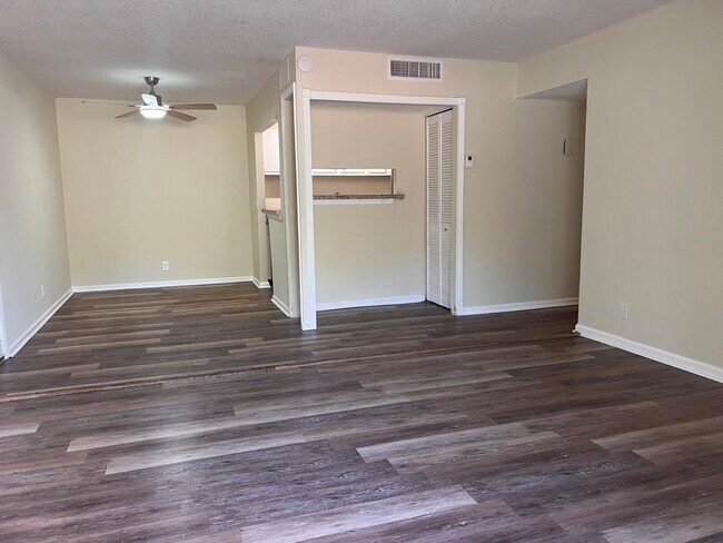 Building Photo - 1500 N Congress Ave