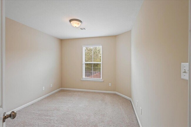 Building Photo - 2121 Grv Lndg Wy