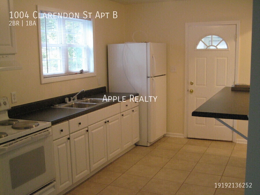 Building Photo - 1004 Clarendon St