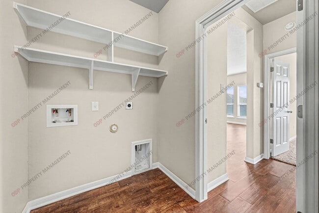 Building Photo - 2325 Vicksburg Ln