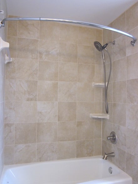 master both with shower - 658 15th St S