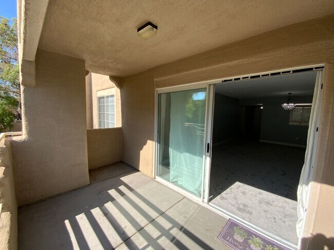 Building Photo - 2 Bed, 2 Bath, Condo with Pools, Fitness Center & Balcony located in Las Vegas, Nevada.