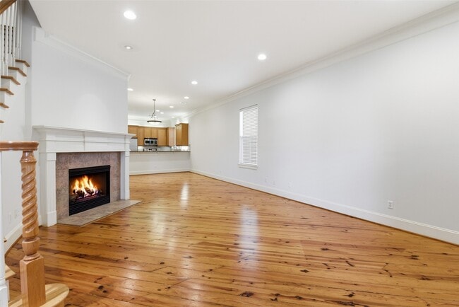 Building Photo - 4424 Blossom St
