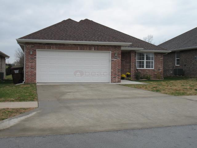 Primary Photo - All brick SE Springfield home for lease